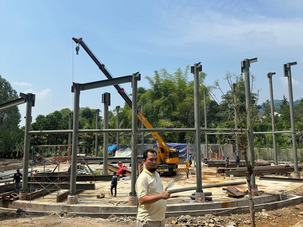 Ereksi Kolom Baja Lobby Utama Taman Safari
